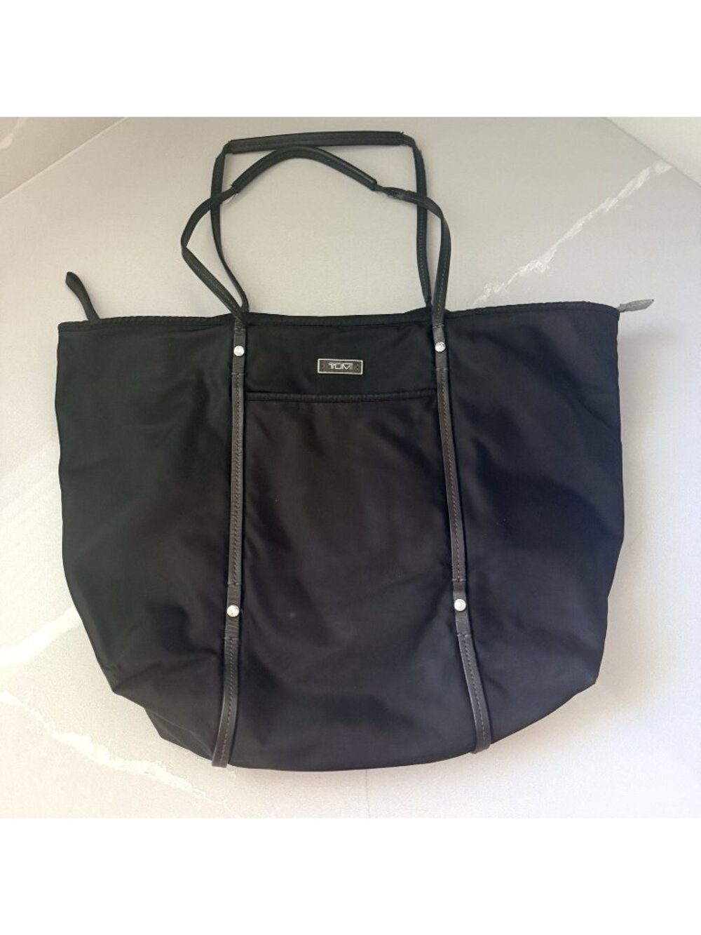 Tumi Voyageur Q Tote Black Nylon Leather Accents Travel Everyday Bag Carryall